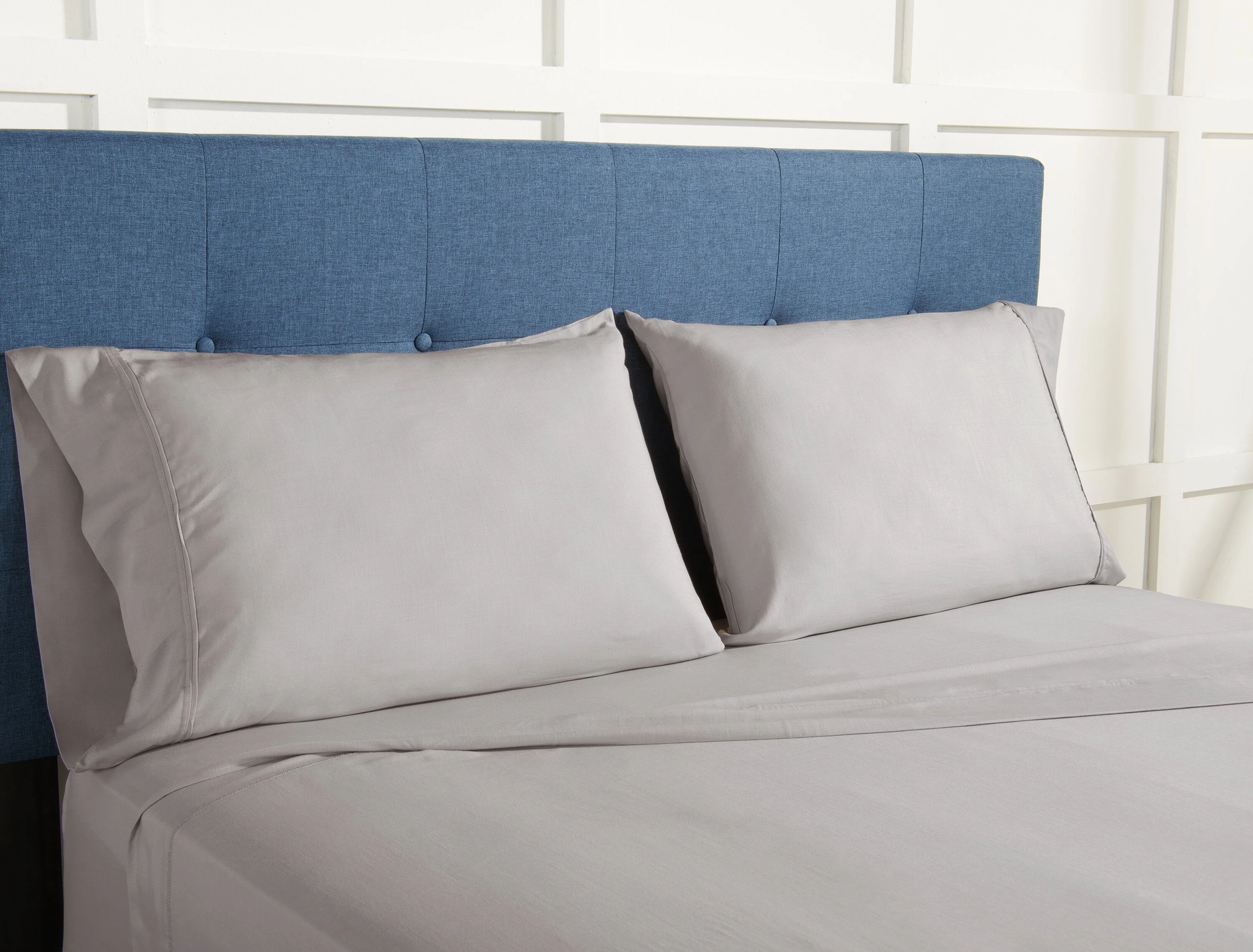 BEDGEAR Hyper-Linen™ Performance 4-Piece Queen Sheet Set - Light Grey - Image 4