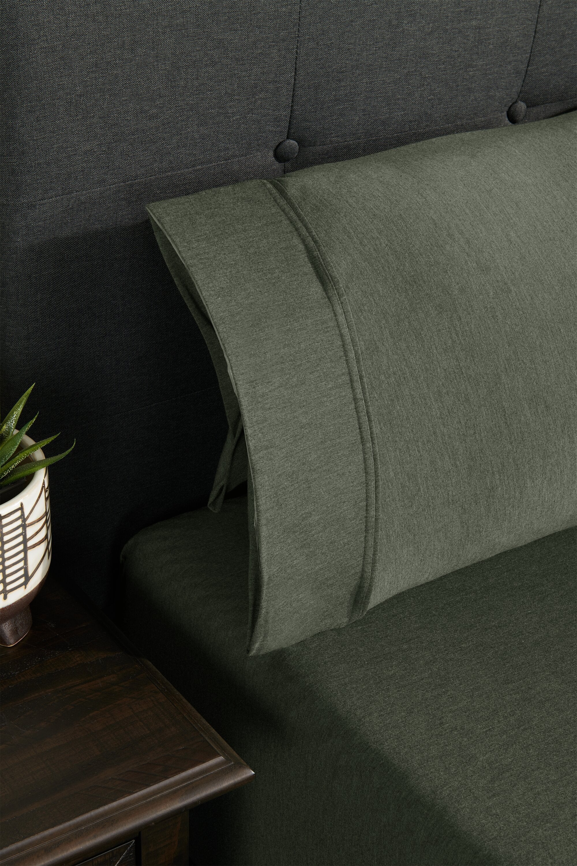 BEDGEAR Hyper-Wool™ Performance 5-Piece King Split Sheet Set - Forest Green - Image 6