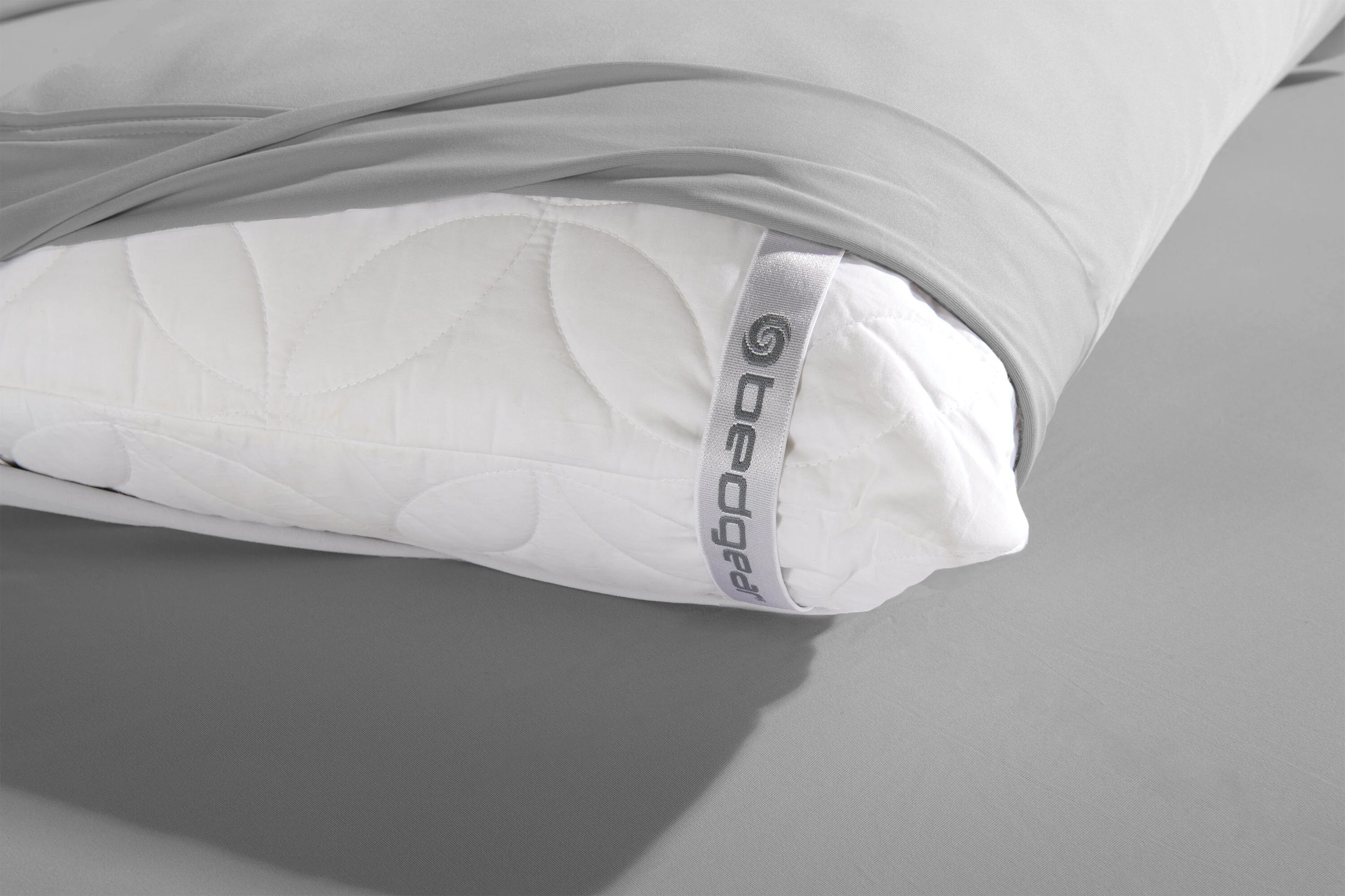 BEDGEAR Ver-Tex™ Performance 4-Piece King Sheet Set - Light Grey - Image 10