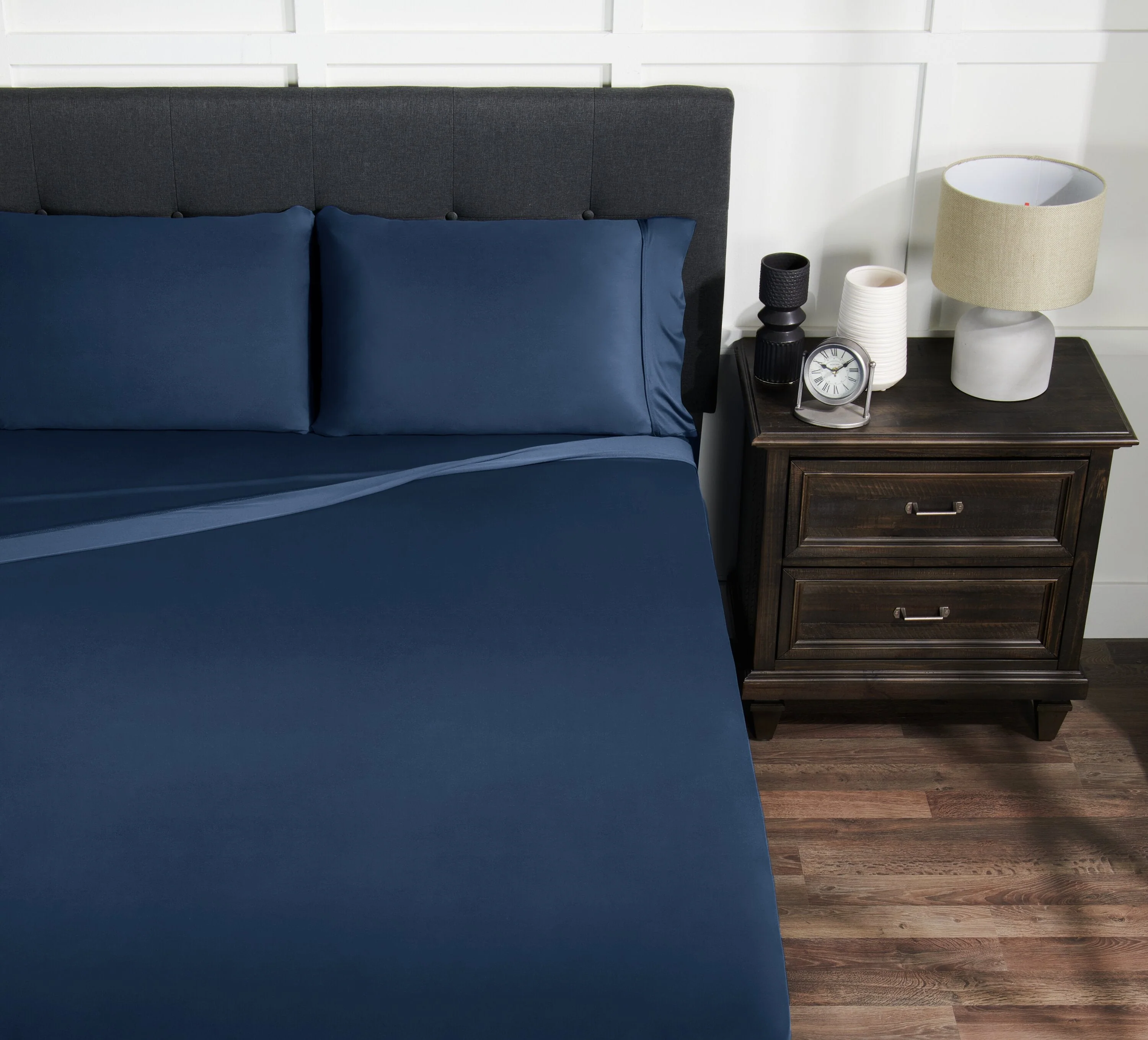 BEDGEAR Ver-Tex™ Performance 4-Piece Queen Sheet Set - Navy - Image 4