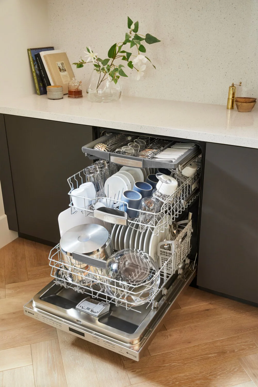 Bosch 800 Series Smart Dishwasher with CrystalDry™ and Third Rack - SHP78CM5N - Image 9