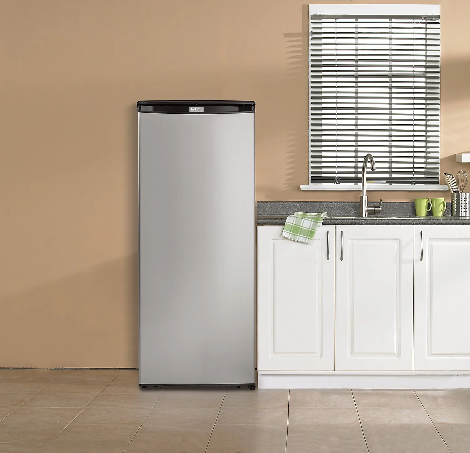 Danby Designer 8.5 Cu. Ft. Freezer – DUFM085A2BSLDD - Image 5
