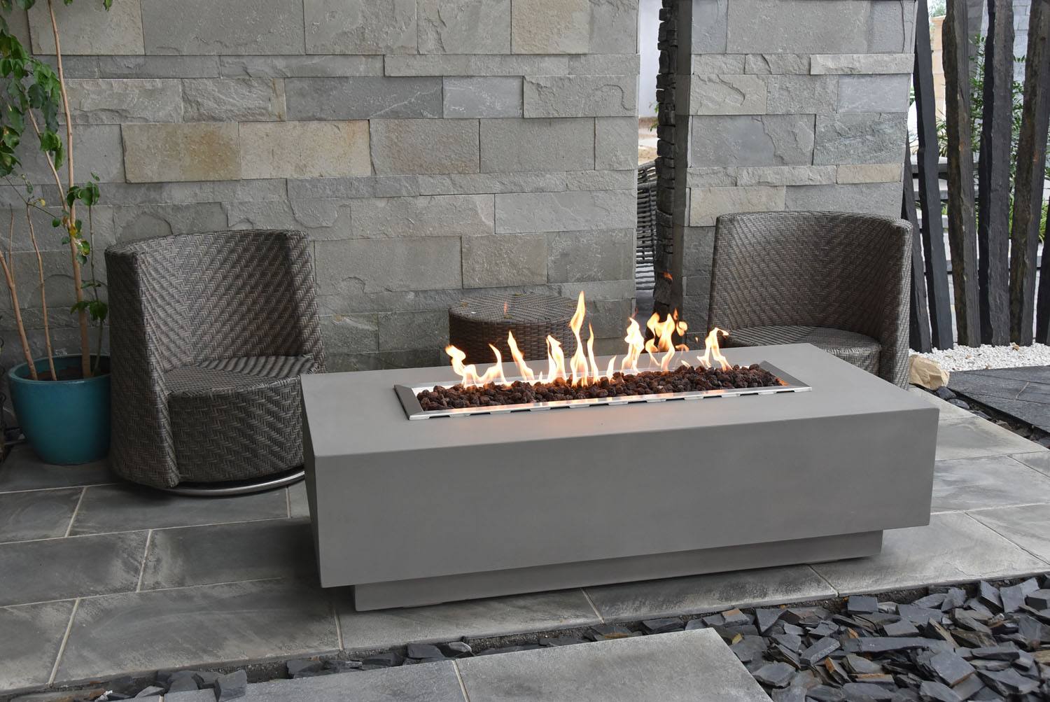 Elementi Granville Fire Table - Propane - Image 2