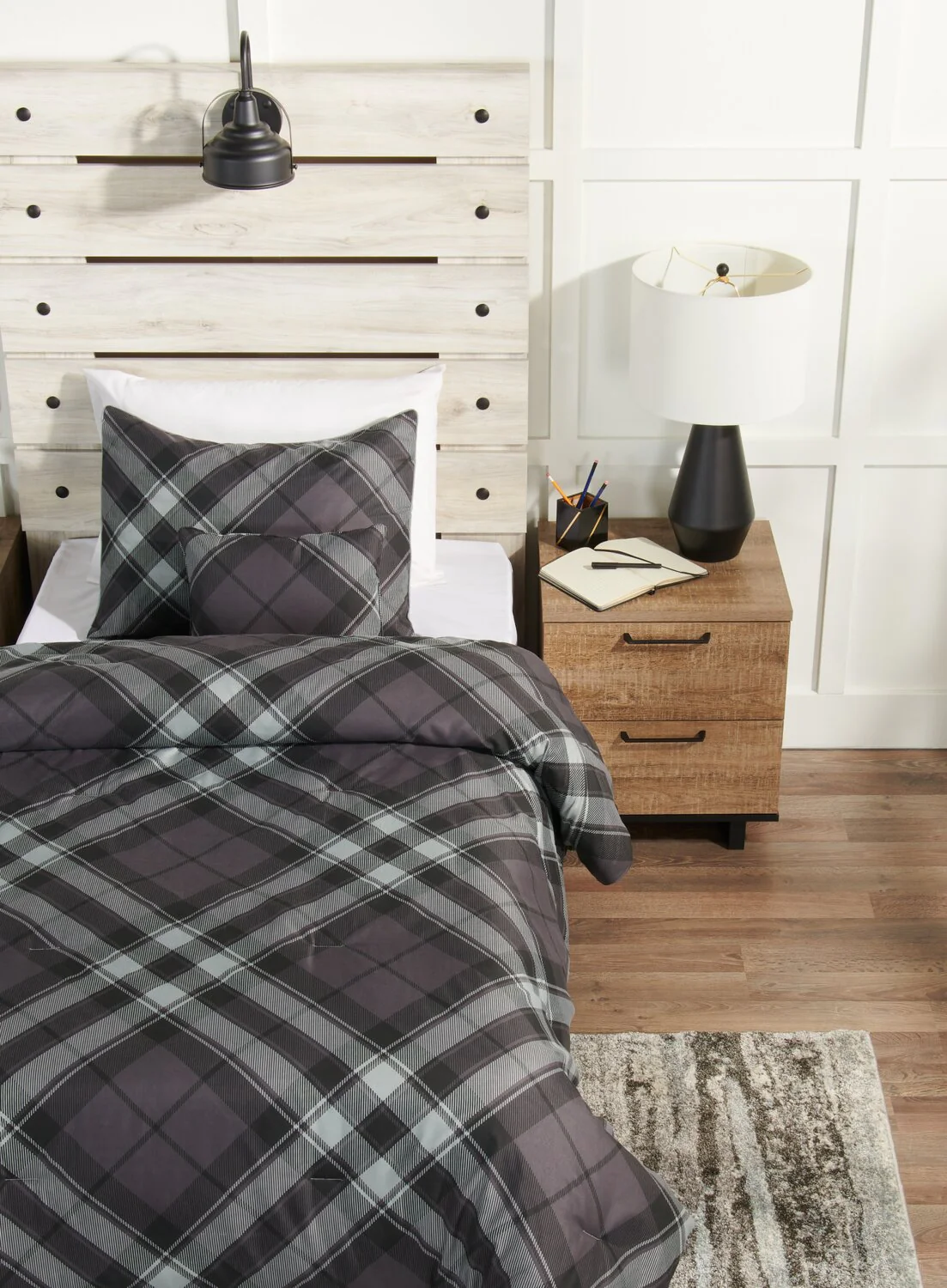 Emma 4-Piece Full/Queen Comforter Set - Image 3