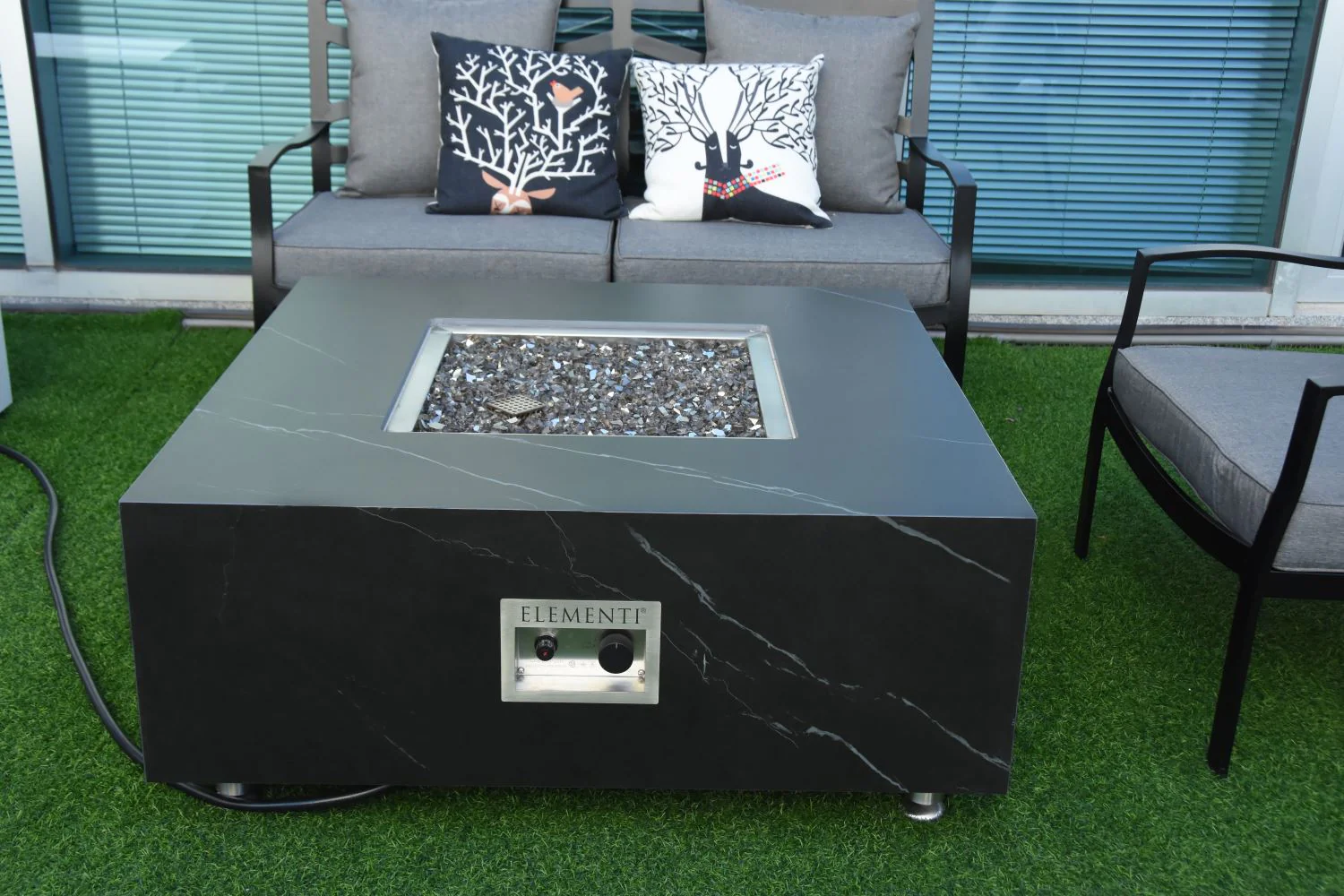 Eyjafja Marble Porcelain Fire Pit (Elementi) - Black/Natural Gas - Image 4