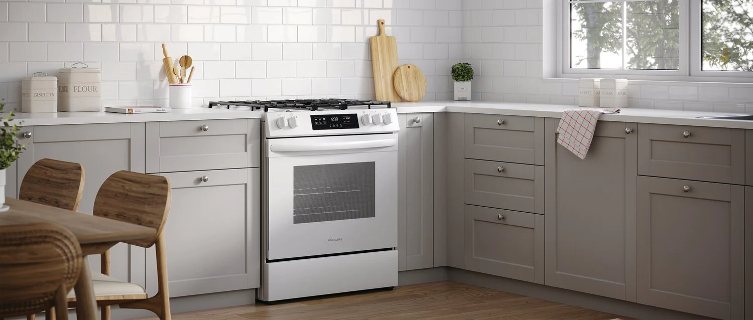 Frigidaire 5.1 Cu. Ft. Front-Control Gas Range with Quick Boil - FCFG3062AW - Image 5