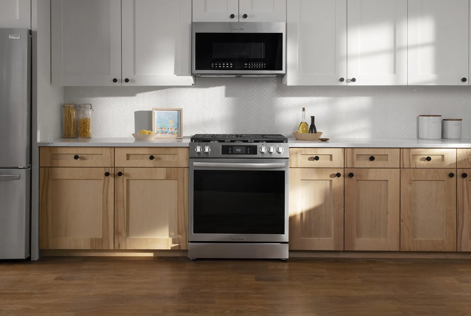 Frigidaire Gallery 6 Cu. Ft. Gas Range with Total Convection - GCFG3060BF - Image 5