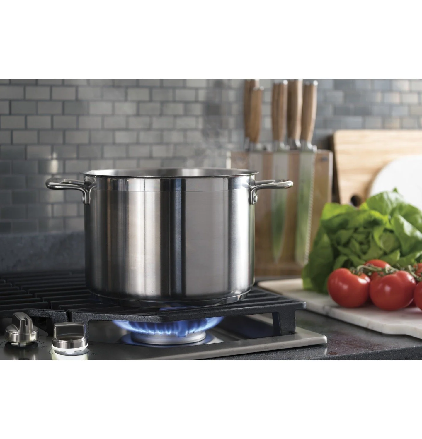 GE Profile™ Series 36" Built-In Gas Cooktop - PGP9036SLSS - Image 4