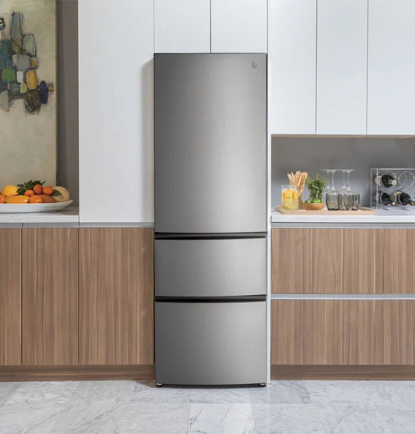 GE Stainless Steel 24" Counter Depth Bottom-Freezer Refrigerator (11.9 Cu.Ft.) - GLE12HSPSS - Image 4