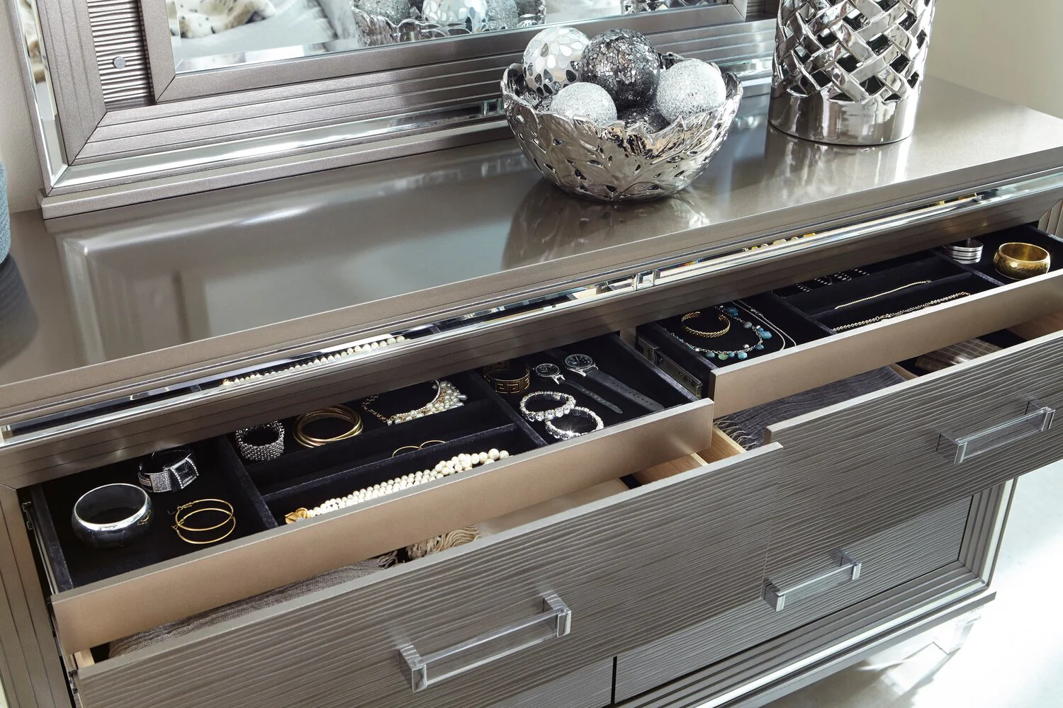 Hesperus Dresser - Silver - Image 4