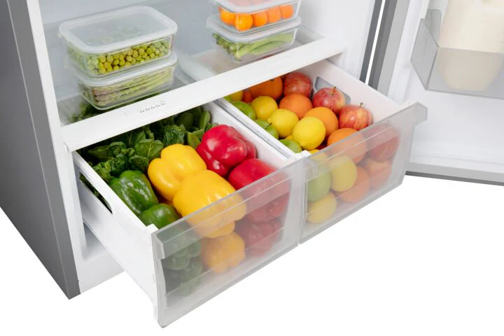 Hisense Fingerprint Resistant Silver 30" Top-Freezer Fridge (18 cu. ft.) - RT18A2FSD - Image 6