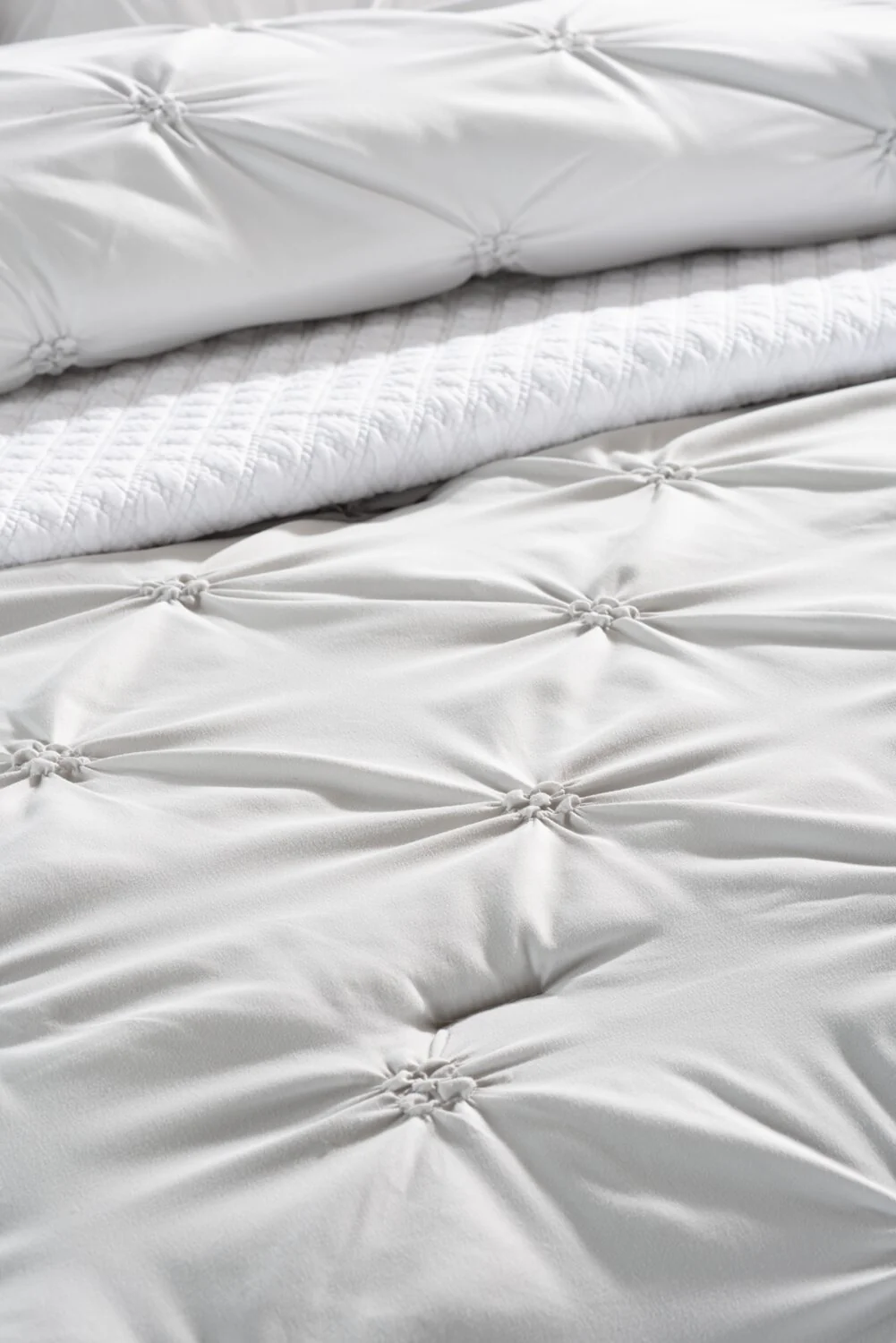Kai Light Grey 3-Piece Full/Queen Comforter Set - Image 15