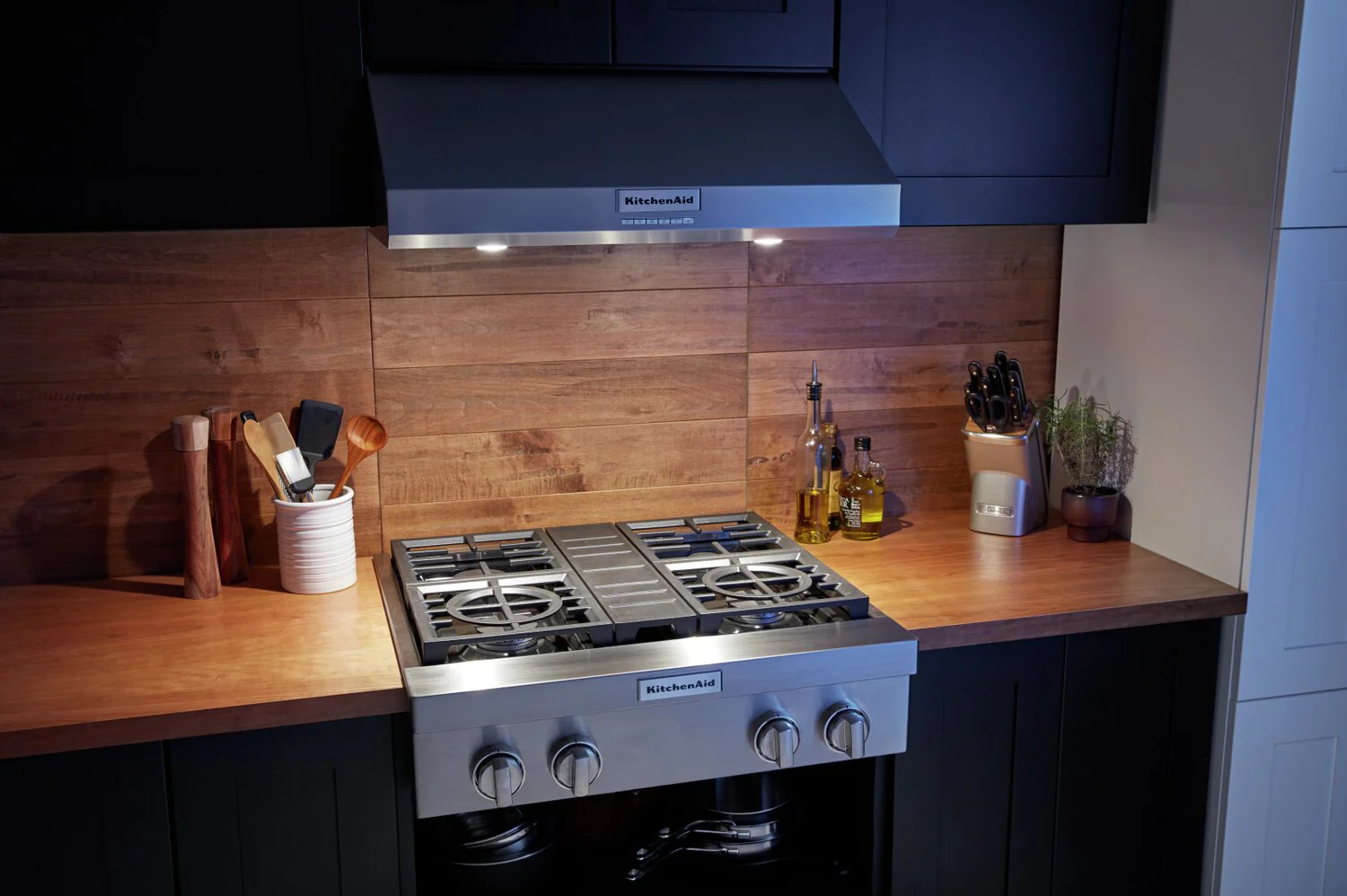 KitchenAid 30" Commercial-Style Under-Cabinet Range Hood - KVUC600KSS - Image 4