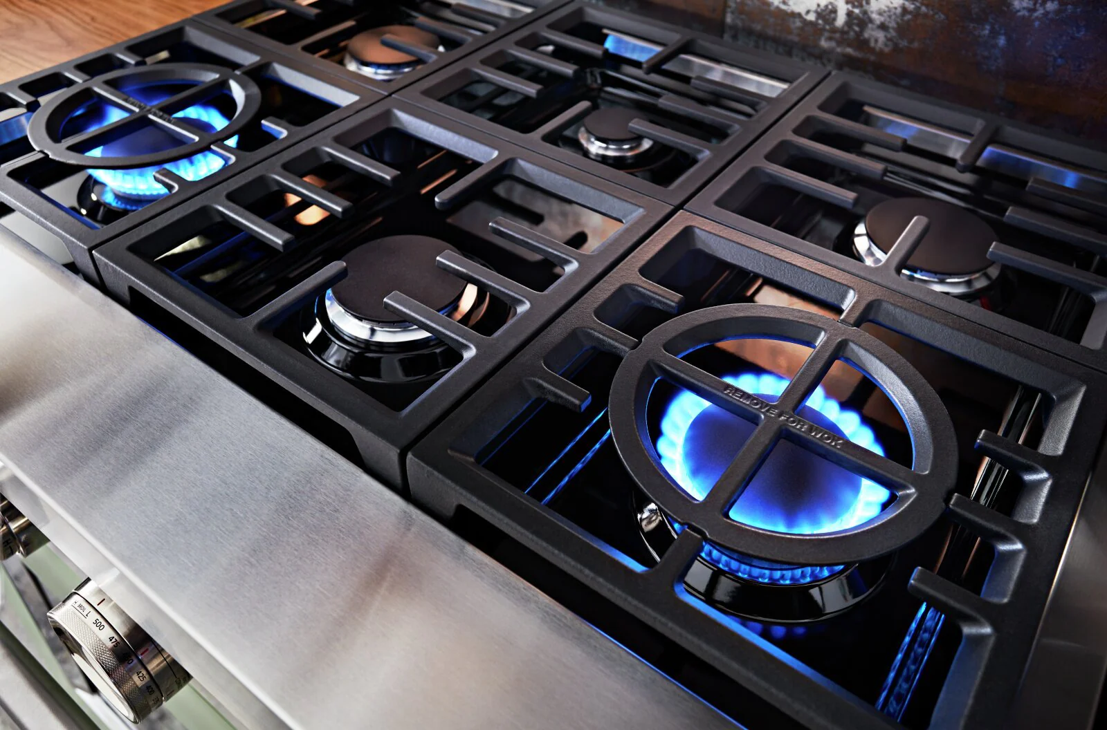 KitchenAid 36'' Smart Commercial-Style Dual Fuel Range - KFDC506JAV - Image 2