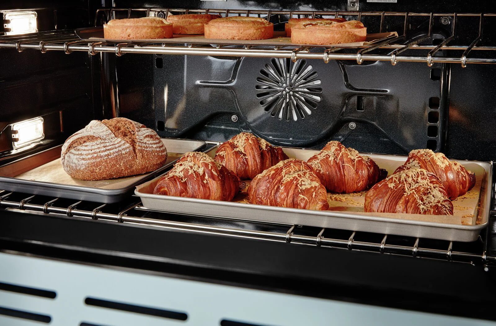 KitchenAid 36'' Smart Commercial-Style Dual Fuel Range - KFDC506JMB - Image 4