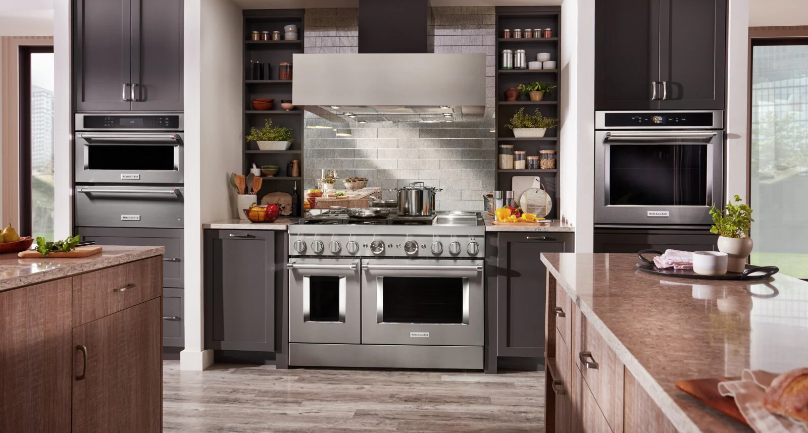 KitchenAid 48'' Smart Commercial-Style Dual Fuel Range with Griddle - KFDC558JSS - Image 8