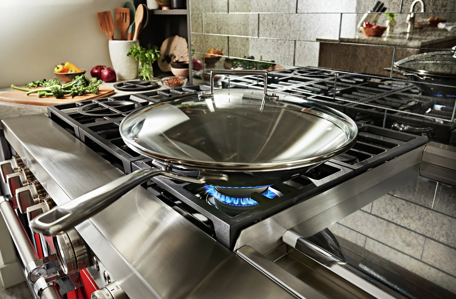KitchenAid 48'' Smart Commercial-Style Gas Range with Griddle - KFGC558JPA - Image 6