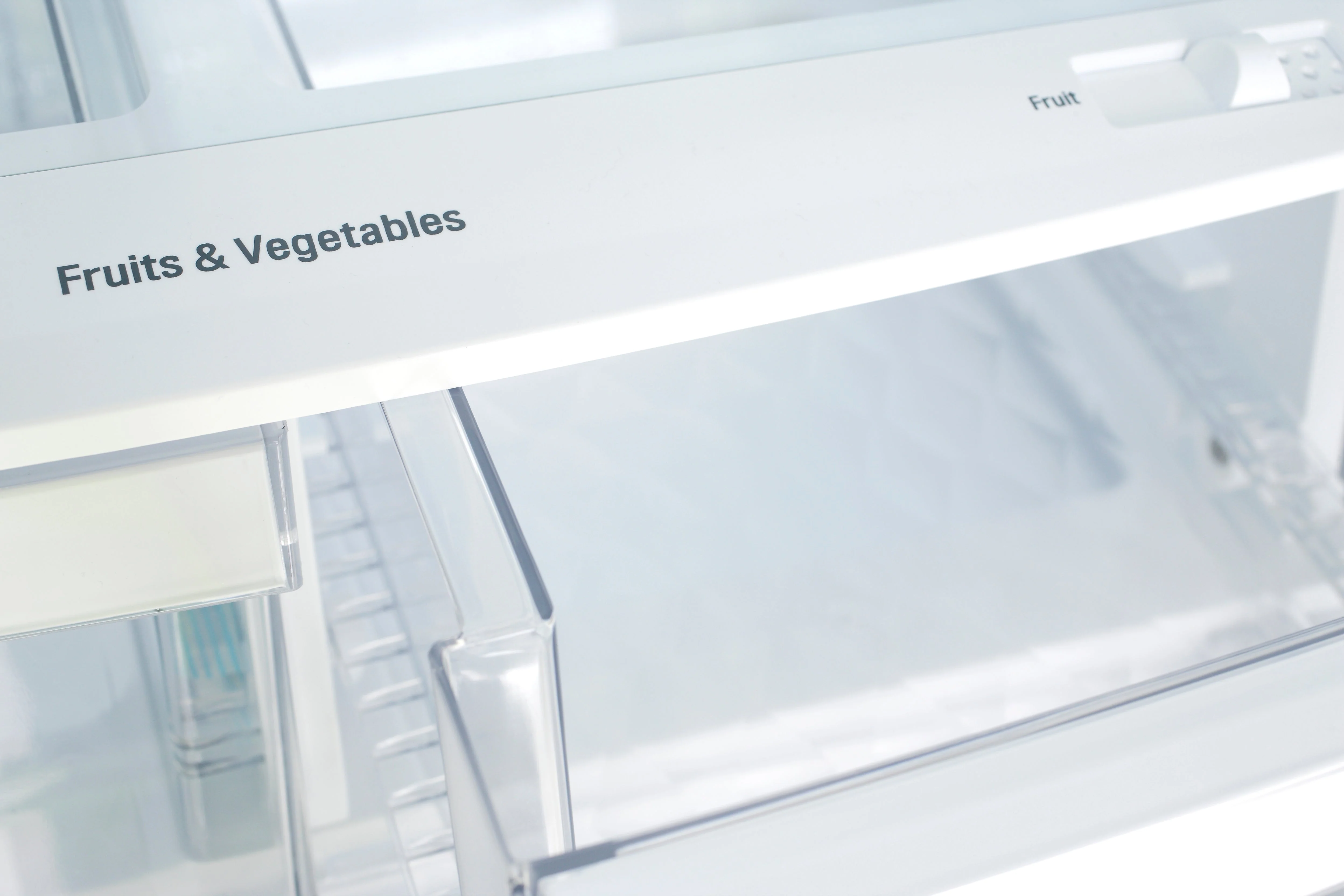 LG 30" Smudge Resistant Stainless Steel French Door Refrigerator with Water dispenser (22 cu. ft.) - LRFWS2200S - Image 7