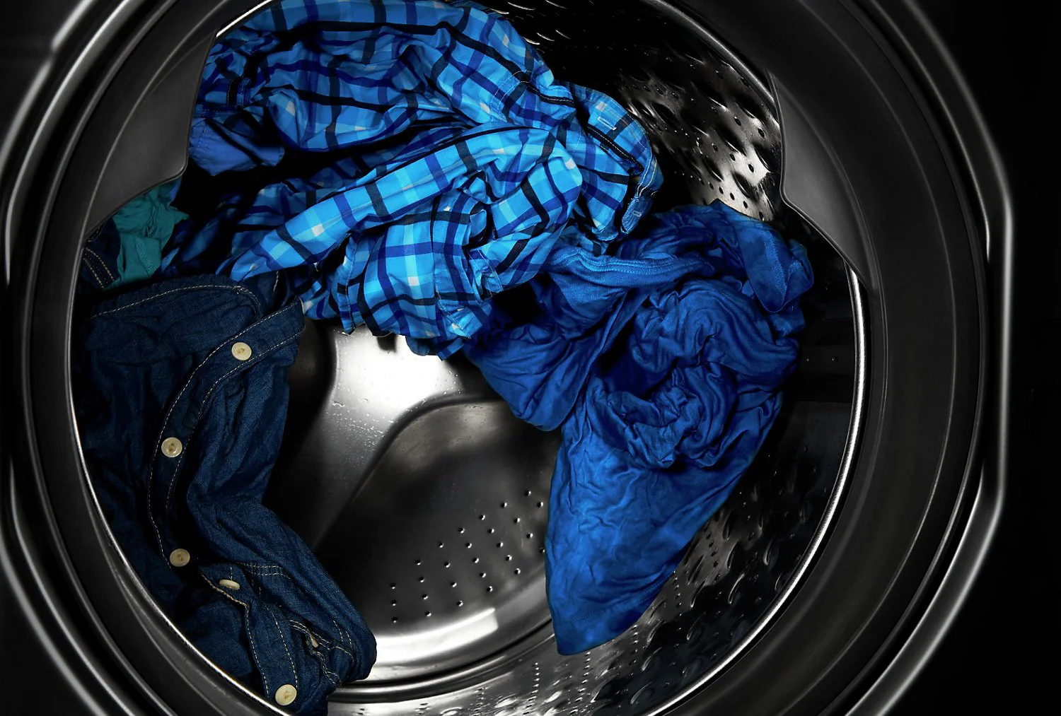 Maytag 5.8 Cu. Ft. Smart Front-Load Washer with Extra Power - MHW8630HC - Image 2