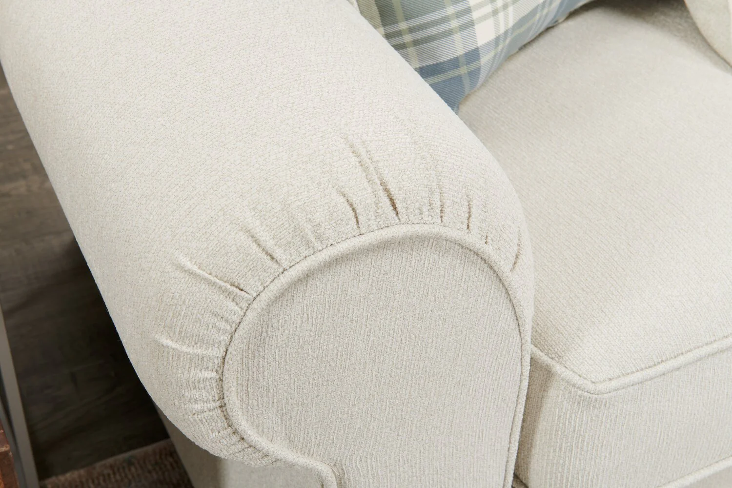 Minstrel Chenille Sofa - Ecru - Image 11