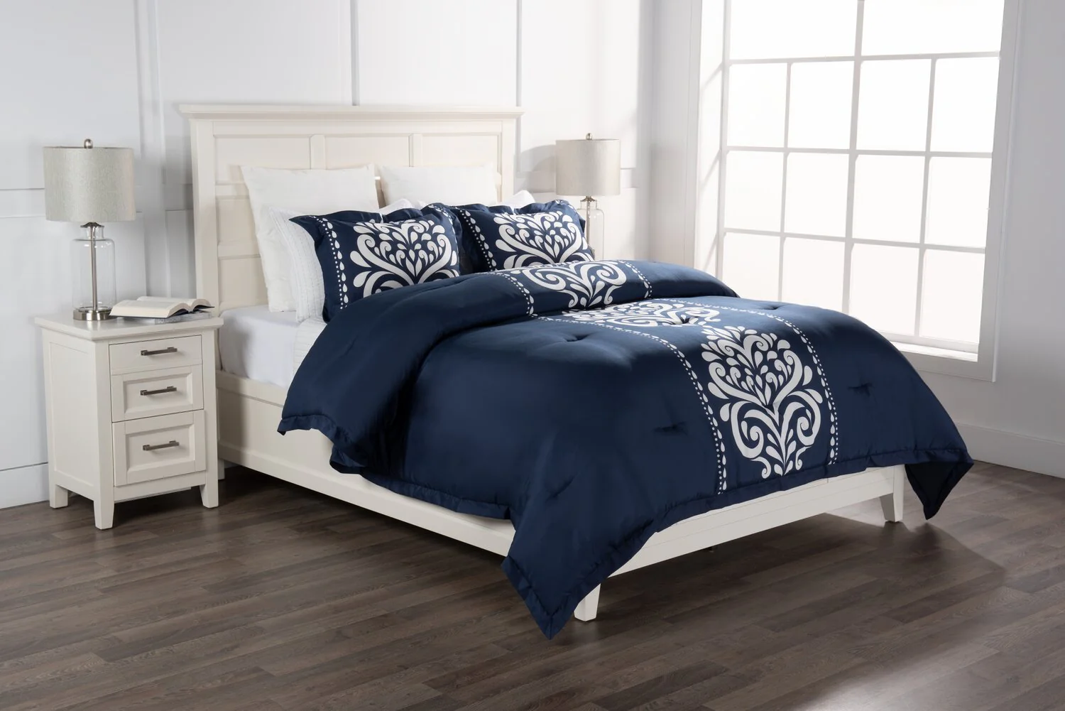 Navy Damask 3-Piece Full/Queen Comforter Set - Image 2