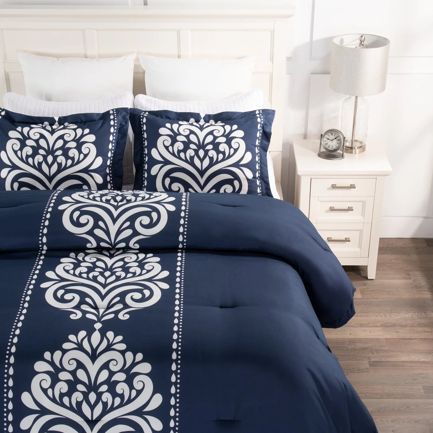 Navy Damask 3-Piece Full/Queen Comforter Set - Image 3
