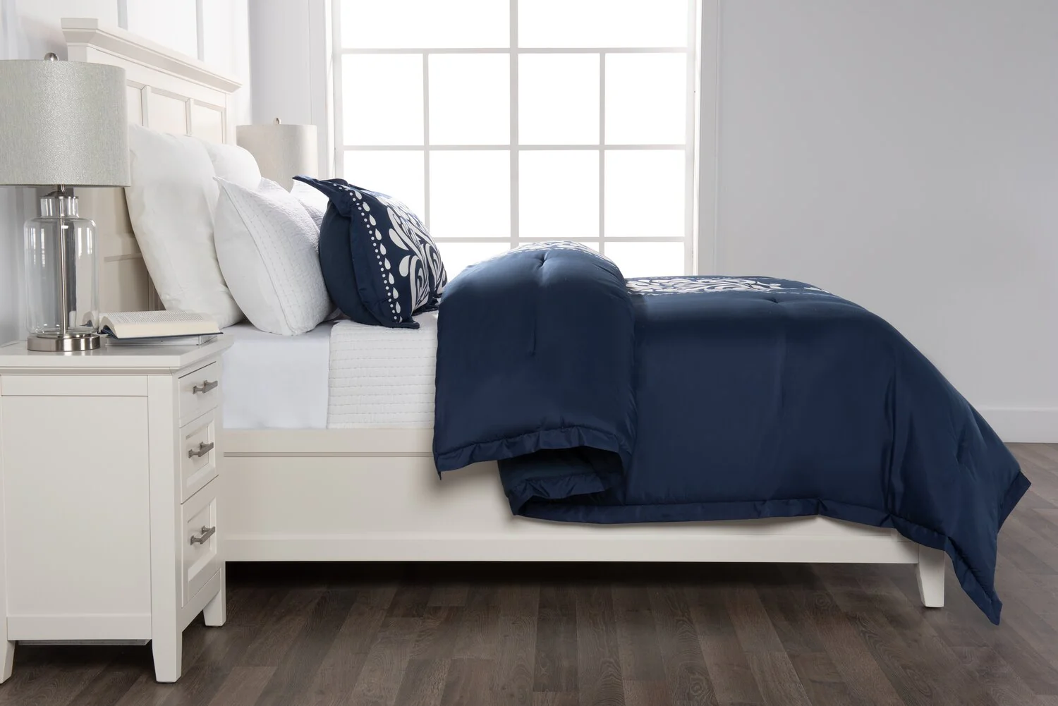 Navy Damask 3-Piece Full/Queen Comforter Set - Image 4