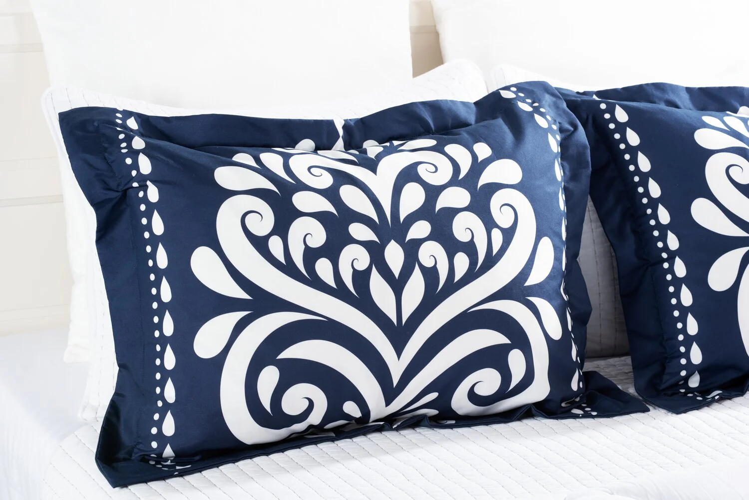 Navy Damask 3-Piece Full/Queen Comforter Set - Image 8