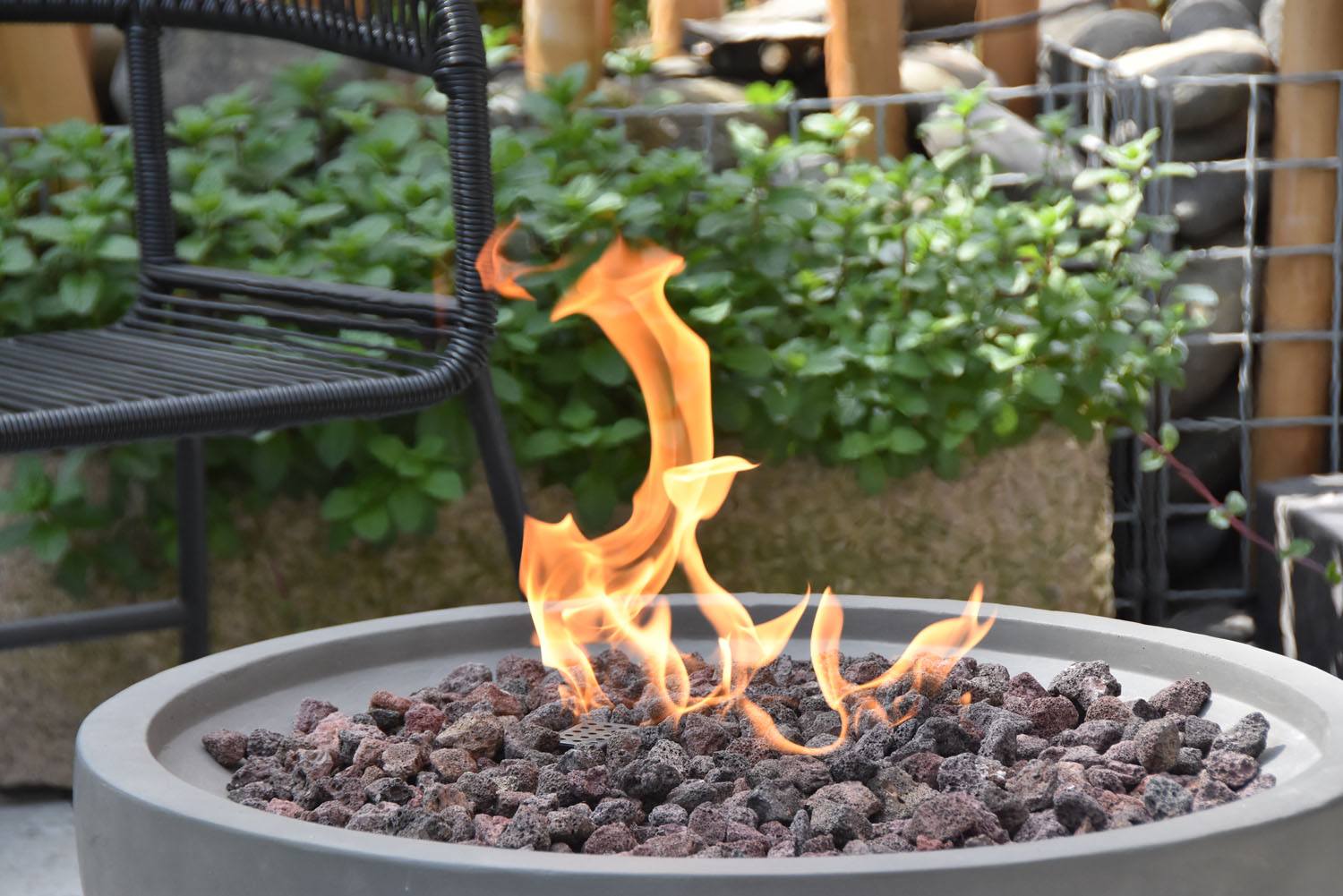Puuoo Concrete Lava Fire Table (Modena) - Propane - Image 4
