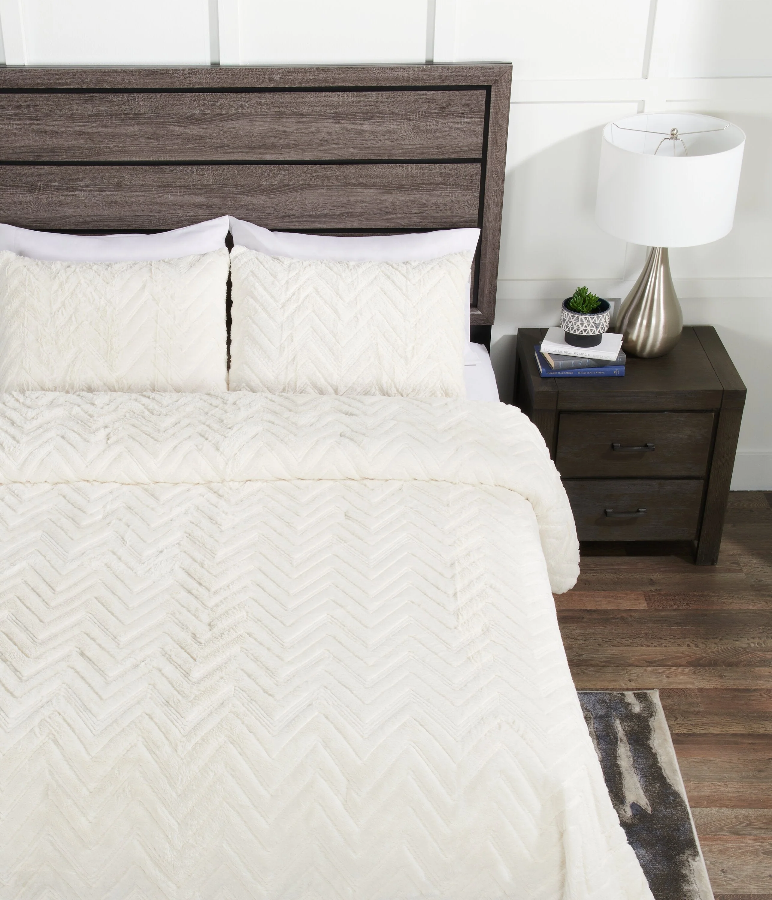 Roman 3-Piece King Comforter Set - White - Image 3
