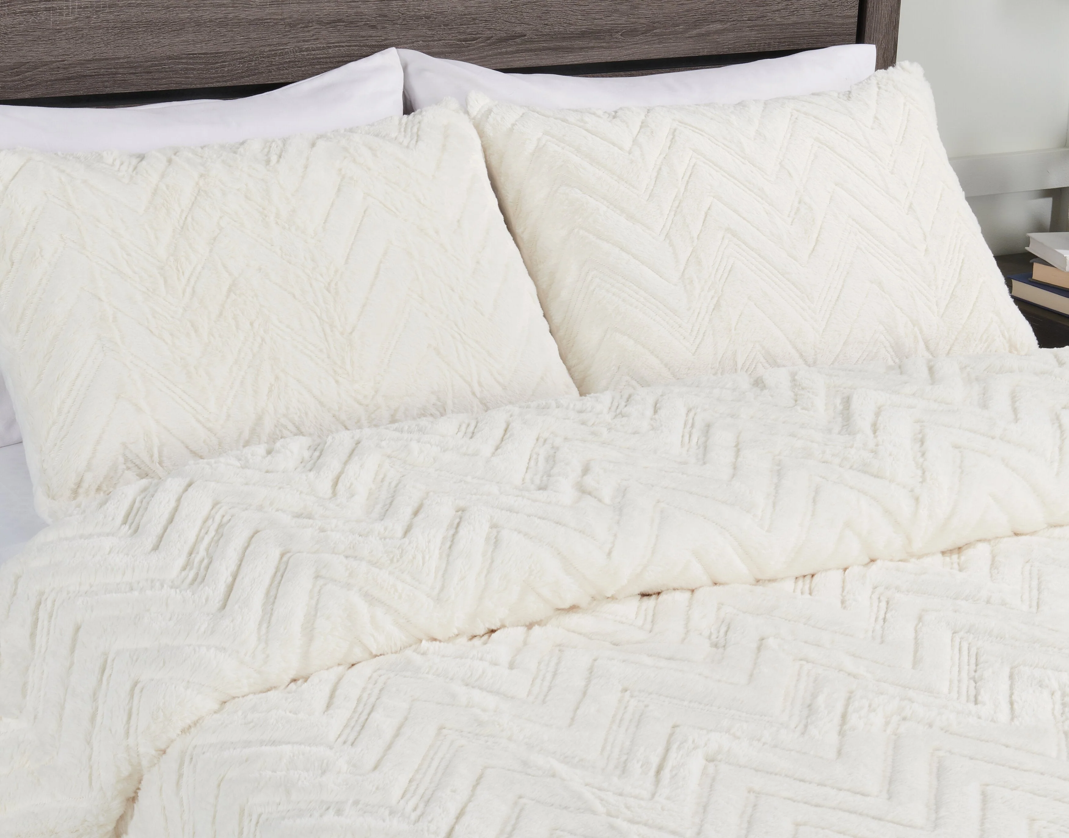 Roman 3-Piece King Comforter Set - White - Image 4