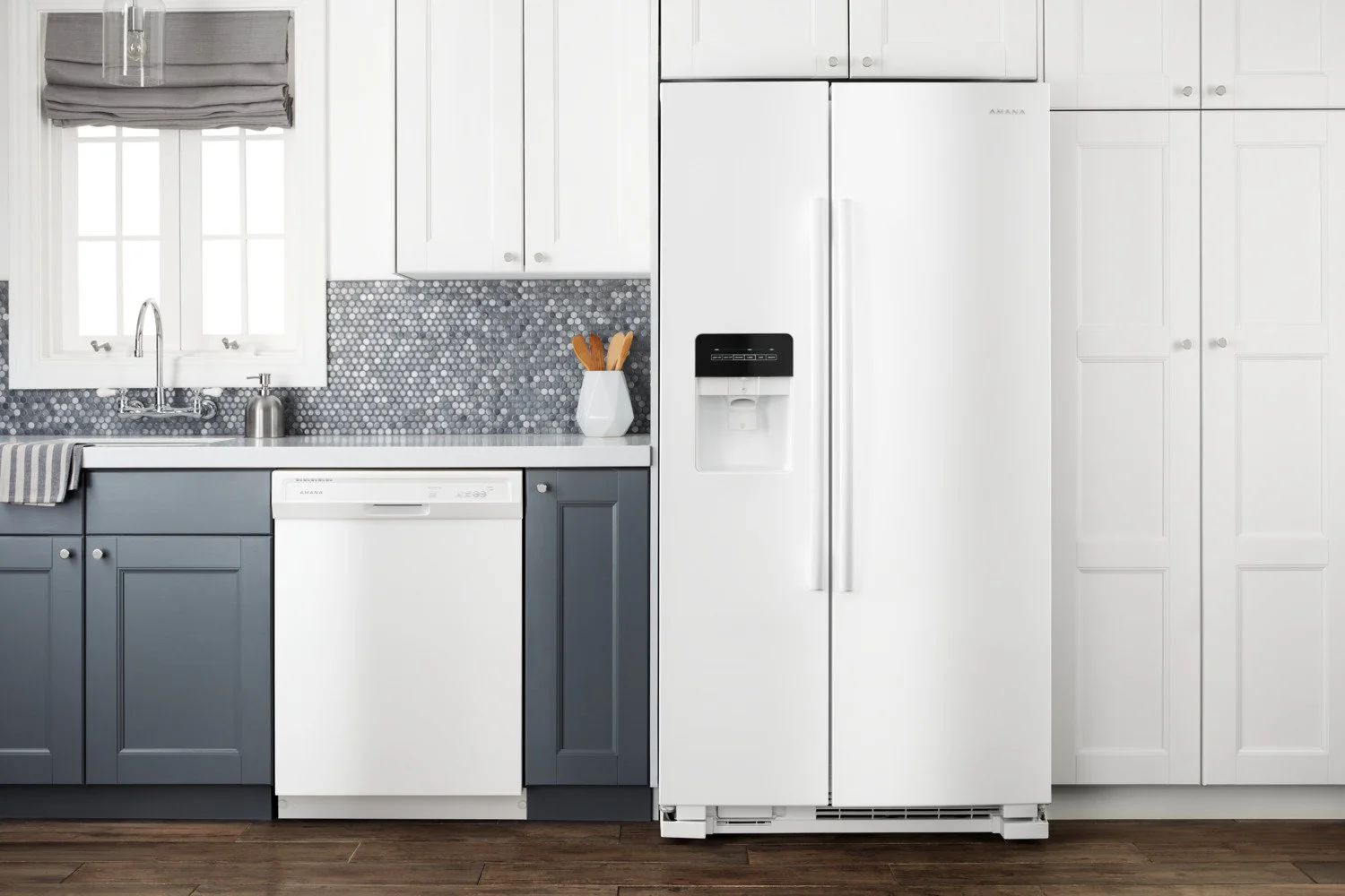 Amana 21 Cu. Ft. Side-By-Side Refrigerator with Dual Pad External Ice and Water Dispenser - ASI2175G- - Image 4