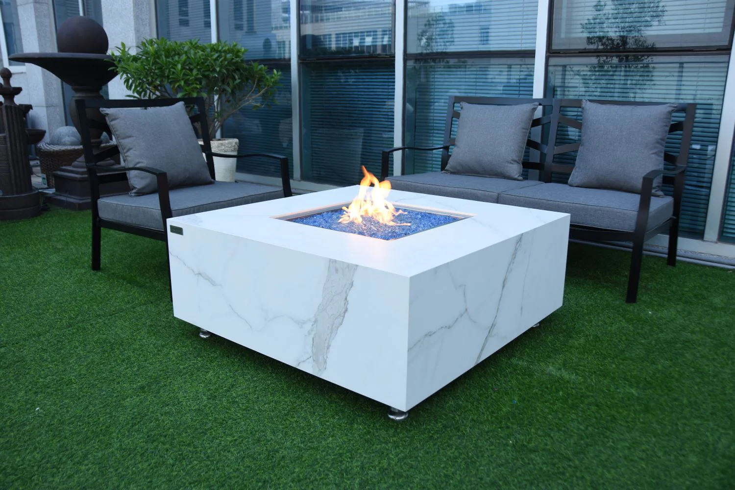 Tambora Marble Porcelain Fire Pit (Elementi) - White/Natural Gas - Image 3