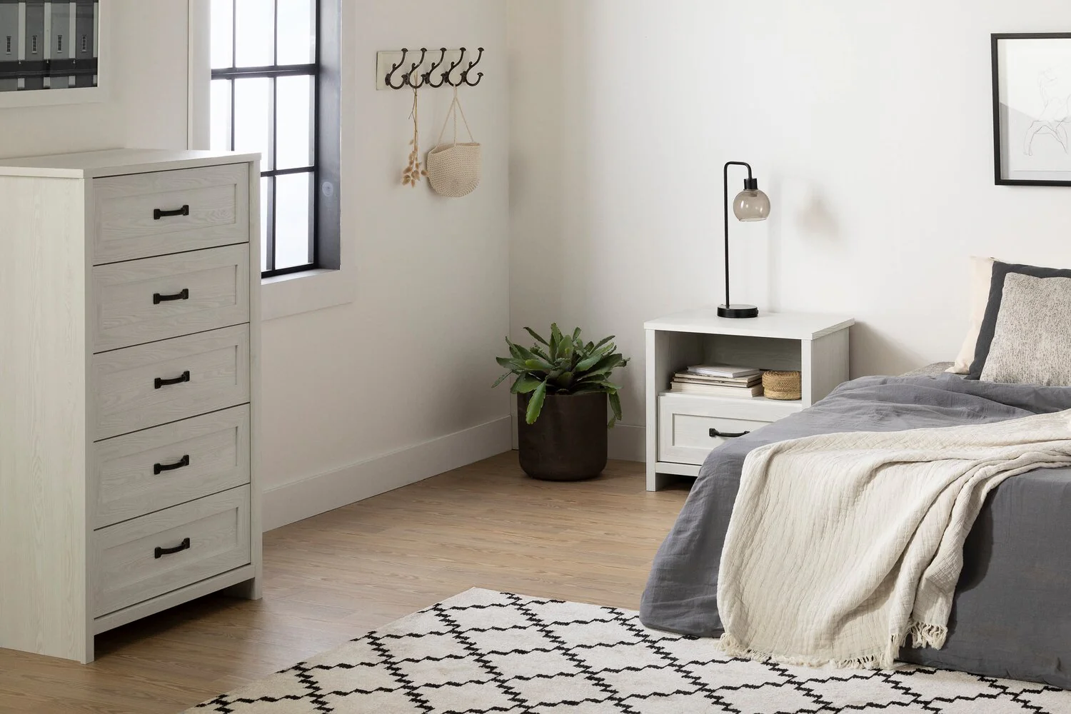 Vittoria Nightstand - Image 11