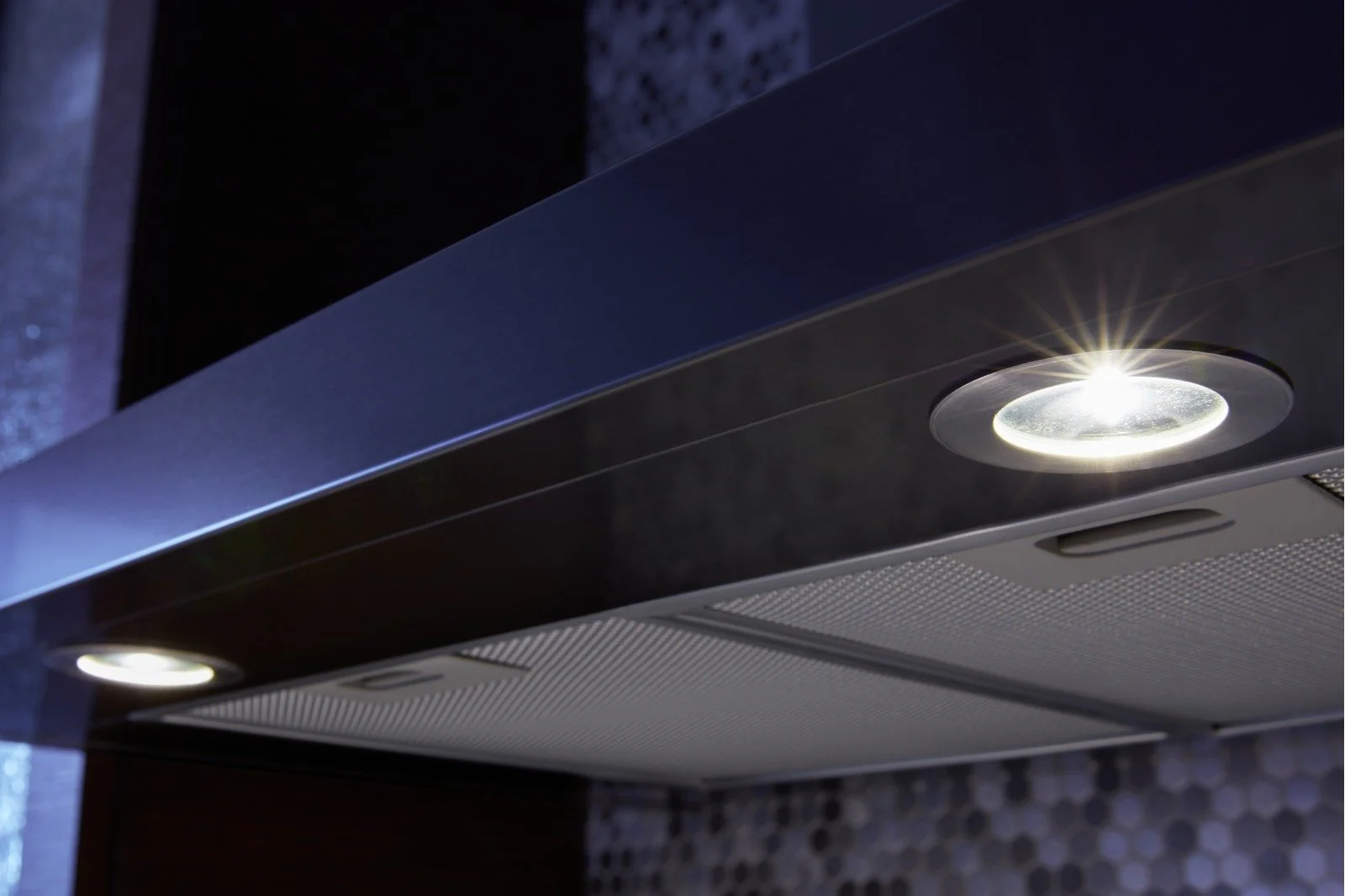 Whirlpool 30" Contemporary Range Hood - WVW53UC0HV - Image 5