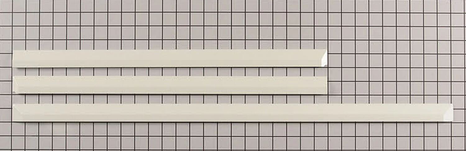 Whirlpool 31" White Range Trim Kit - W10731885 - Image 2