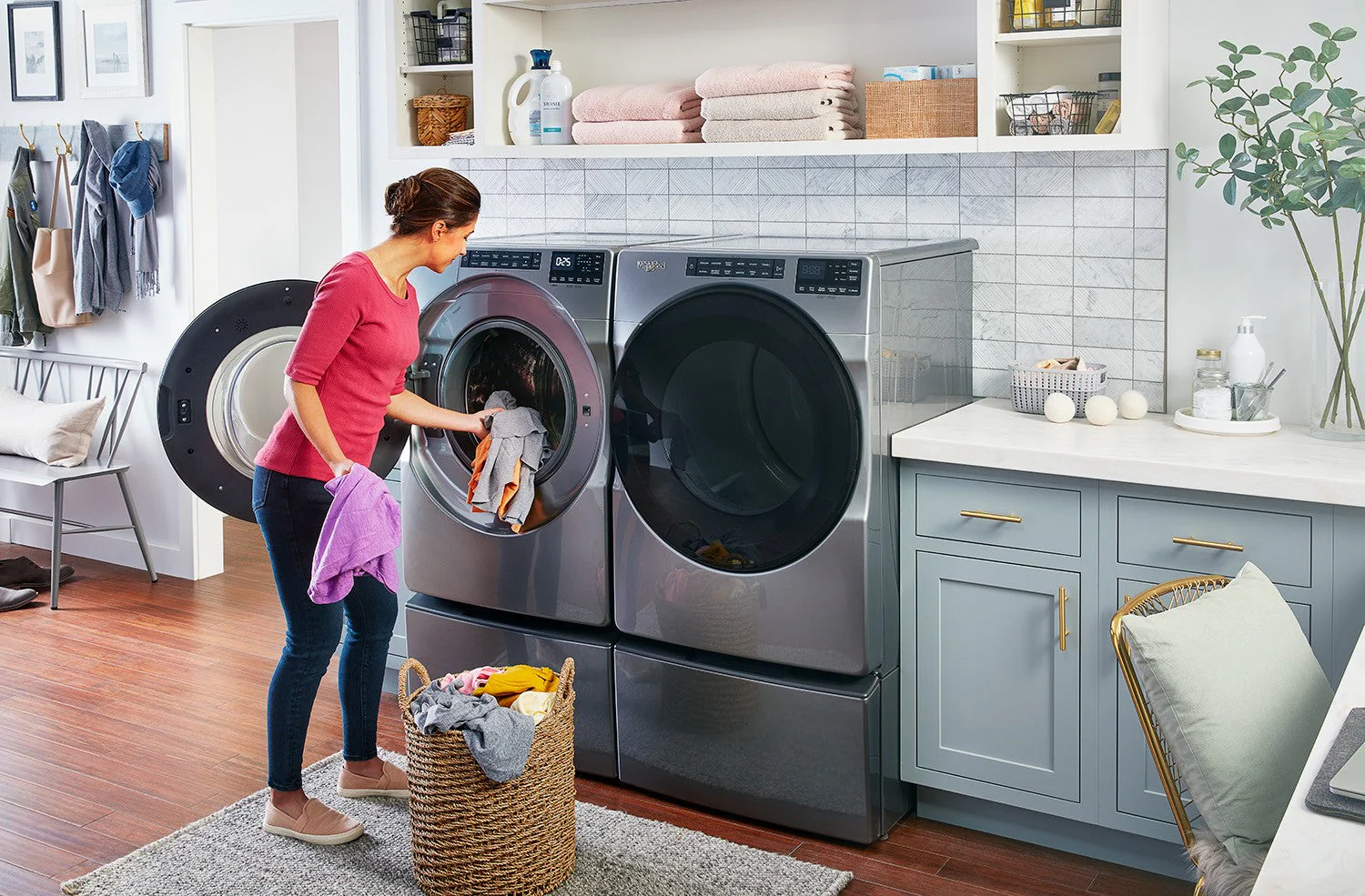 Whirlpool Chrome Shadow Front-Load Washer (5.8 cu. ft.) & Gas Dryer (7.4 cu. ft.) - WFW6605MC/WGD6605MC - Image 7