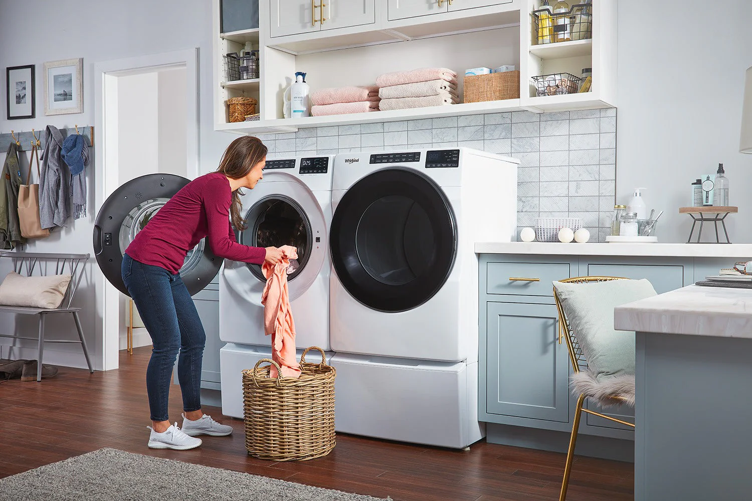 Whirlpool White Front-Load Washer (5.2 cu. ft.) & Gas Dryer (7.4 cu. ft.) - WFW5605MW/WGD5605MW - Image 5